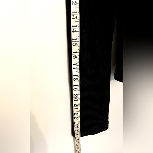 tentree Ruched V-Neck Long Sleeve, size XL - Picture 8 of 9